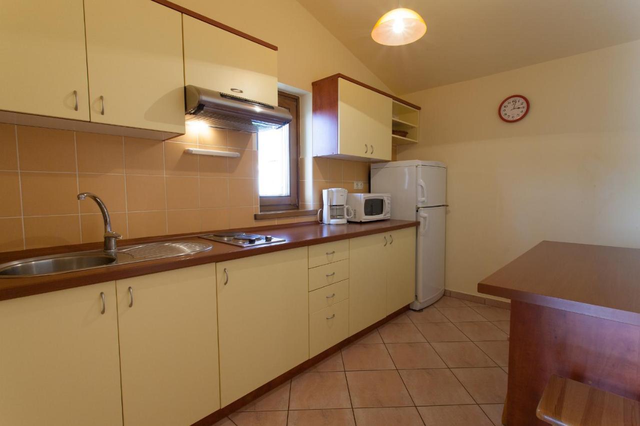 Apartman Vjekoslav Krk Town Bagian luar foto