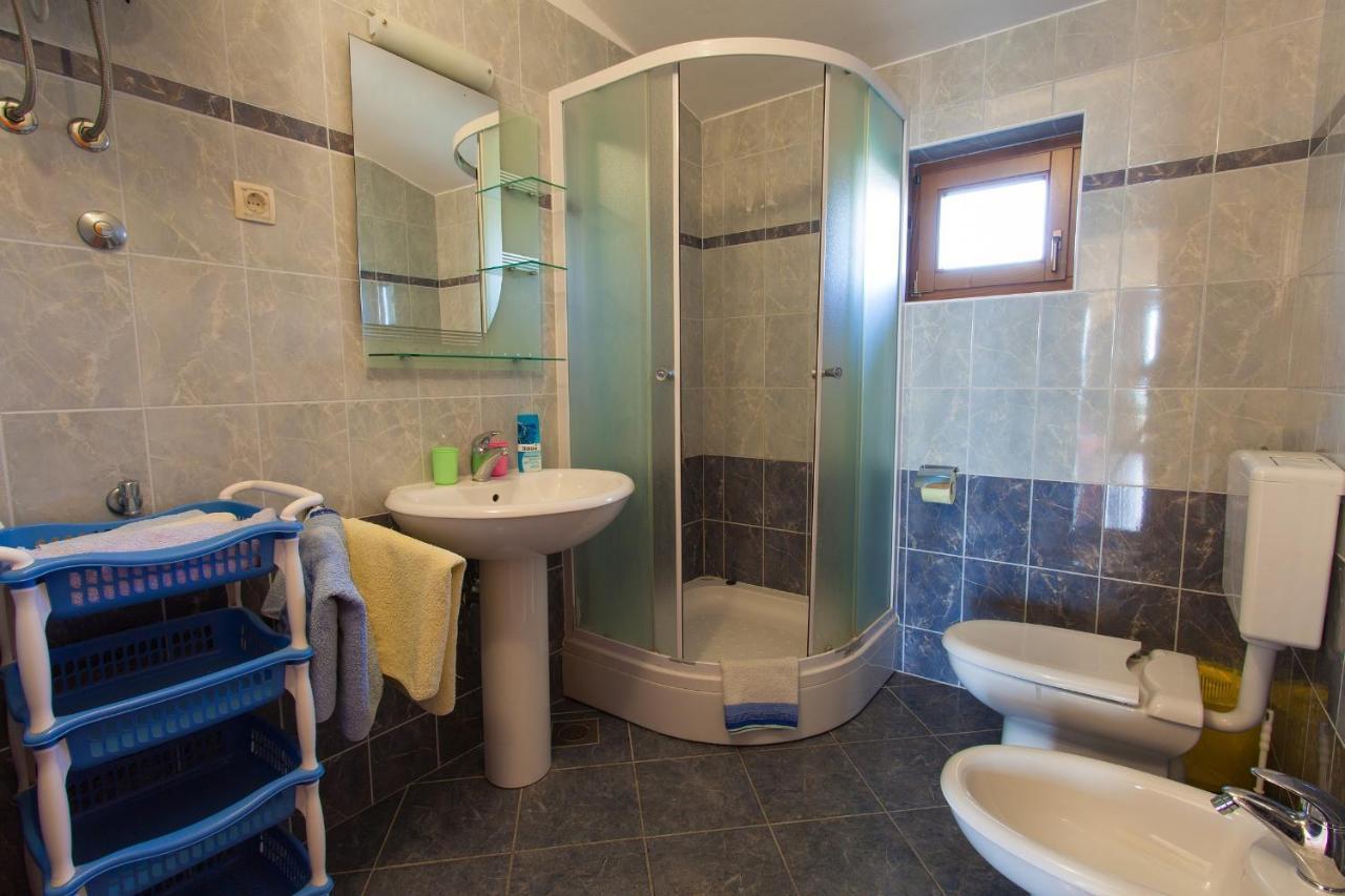 Apartman Vjekoslav Krk Town Bagian luar foto