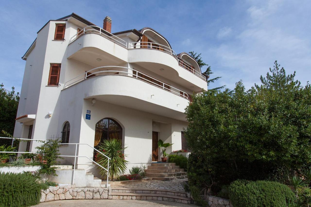 Apartman Vjekoslav Krk Town Bagian luar foto